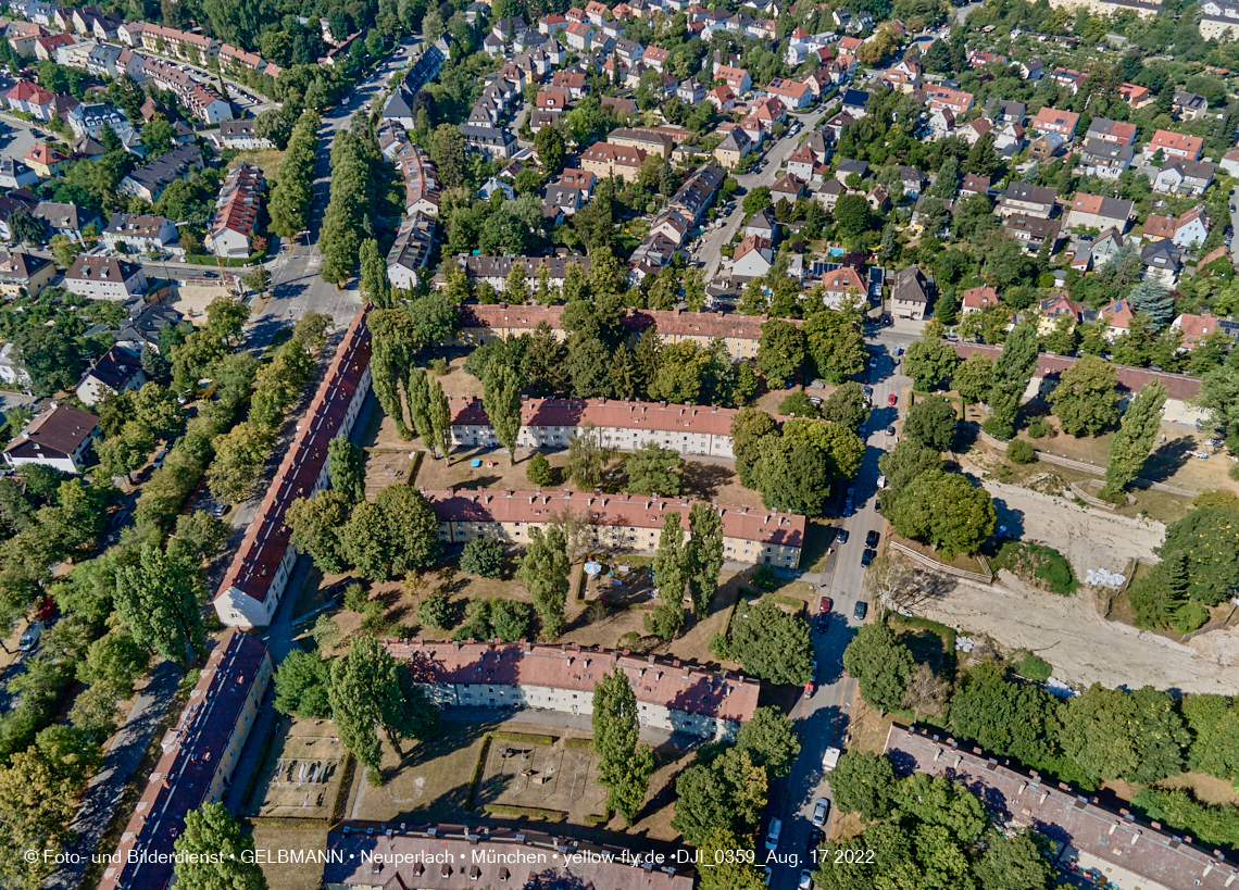 17.08.2022 - Luftbilder von der Baustelle Maikäfersiedlung in Berg am Laim
